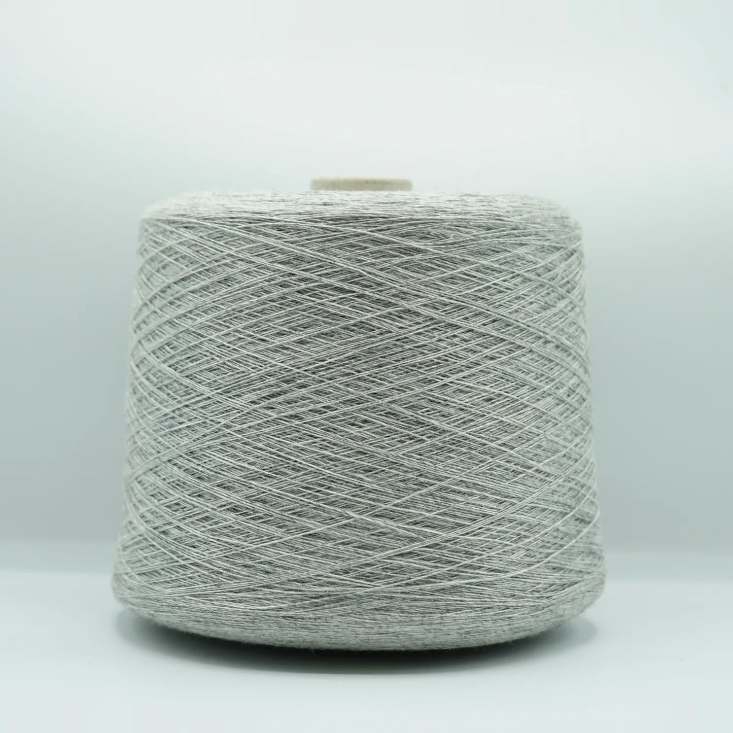 NEW MILL DANIEL – Edles Mischgarn für feine Strickprojekte
