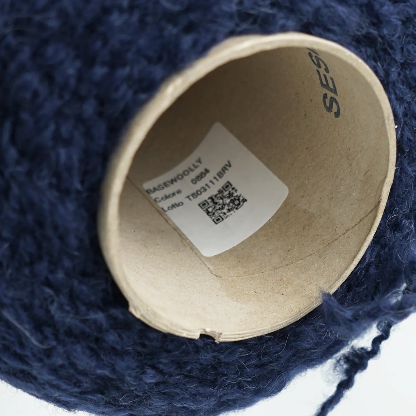 BASE WOOLLY - Garn aus 70% Lana Vergine und 30% Alpaca