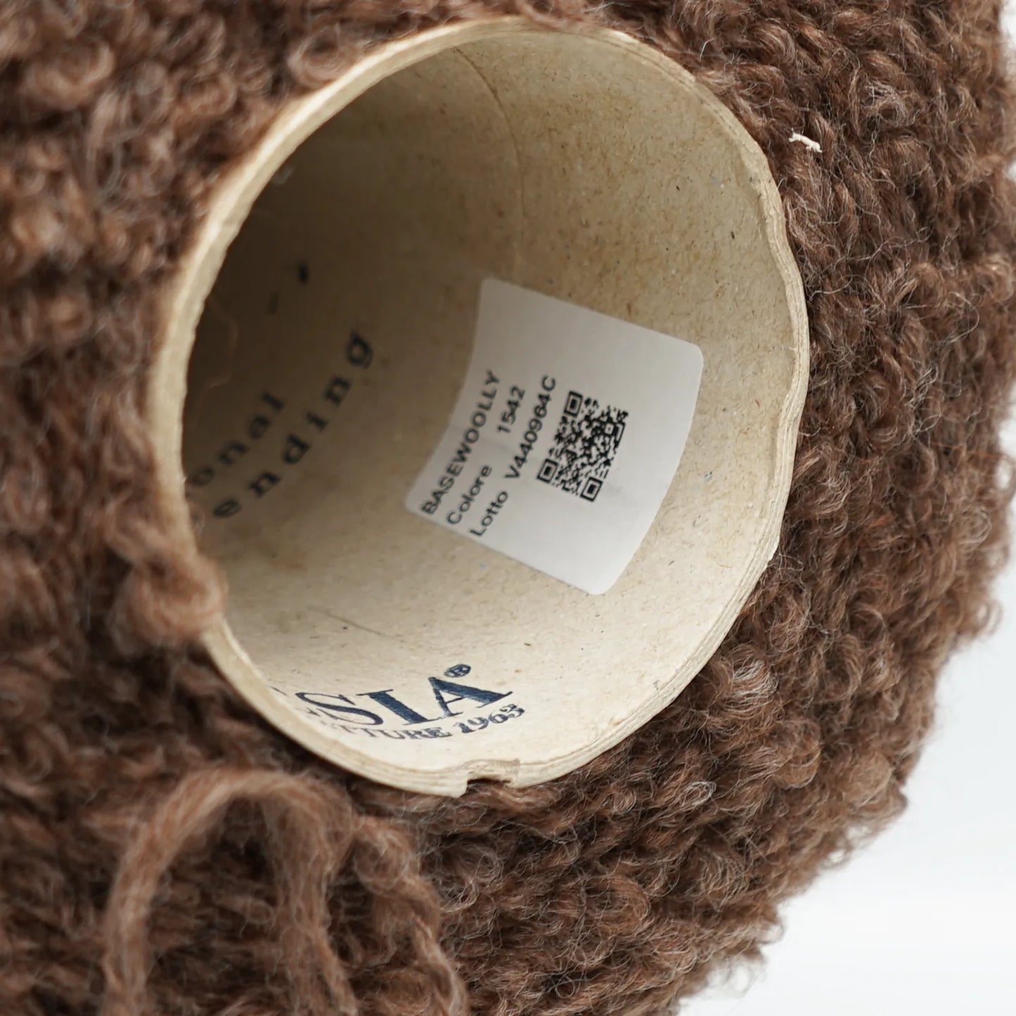 BASE WOOLLY - Garn aus 70% Lana Vergine und 30% Alpaca