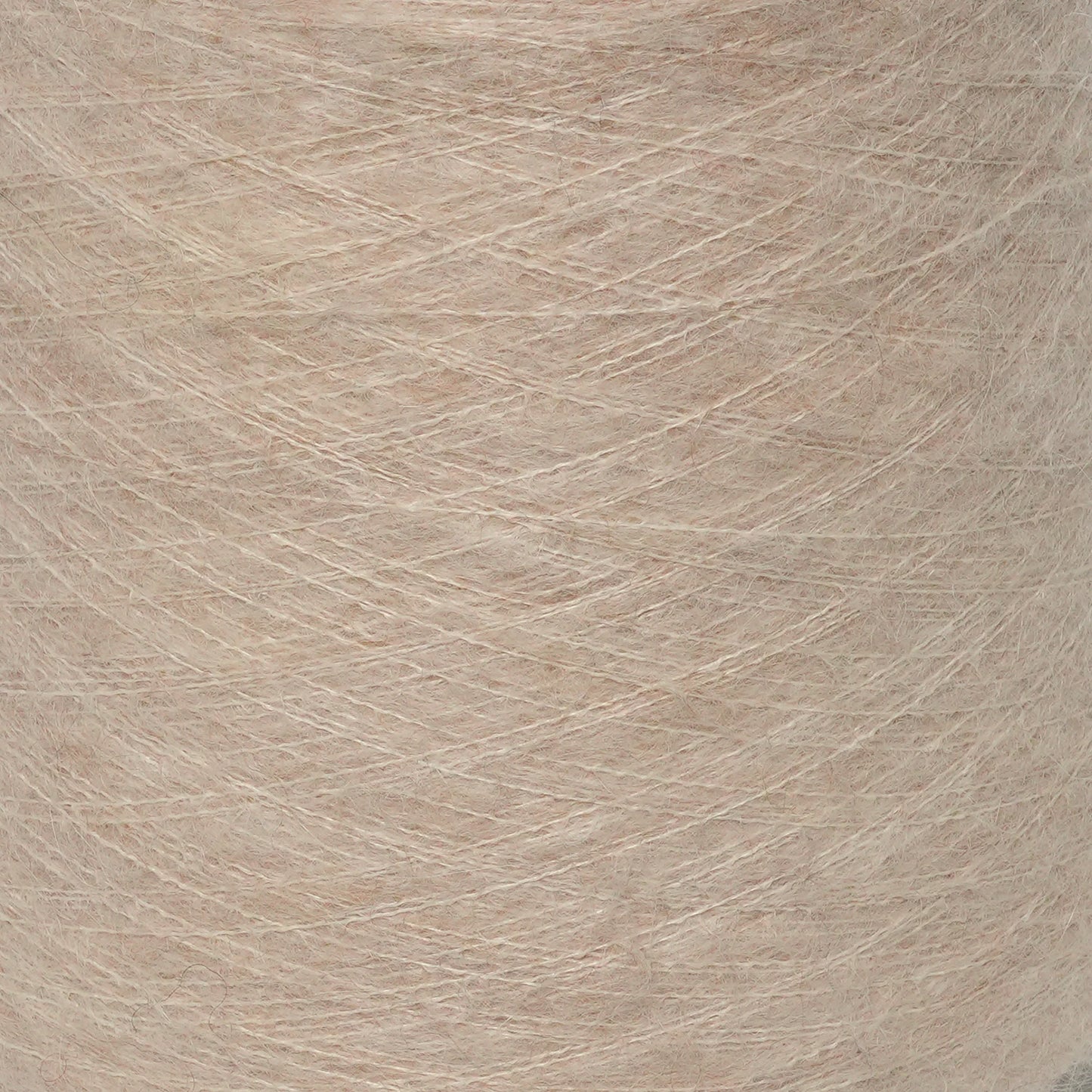 QUARZO – 24% Mohair, 36% Alpaka, 37% Polyamid, 3% Elasthan Puderbeige 100g
