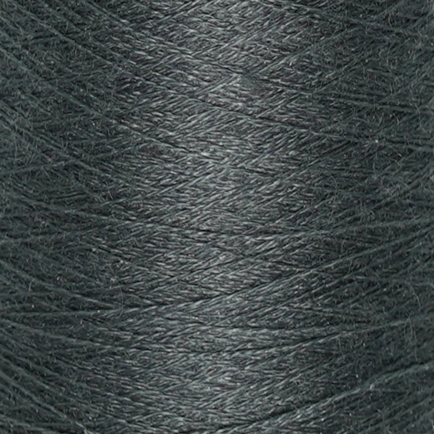 CARIAGGI JAIPUR – 80 g Kone – 70% Kaschmir 30% Seide – Deep Forest Green mit kühlem Anthrazit-Unterton
