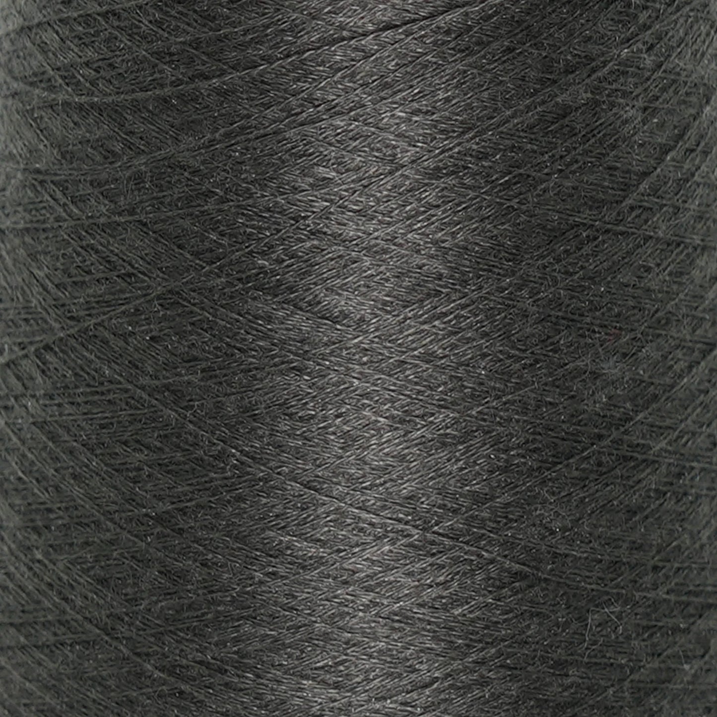 CARIAGGI JAIPUR – 155 g Kone – 70% Kaschmir 30% Seide – Charcoal Grey mit tiefem Graphit-Unterton