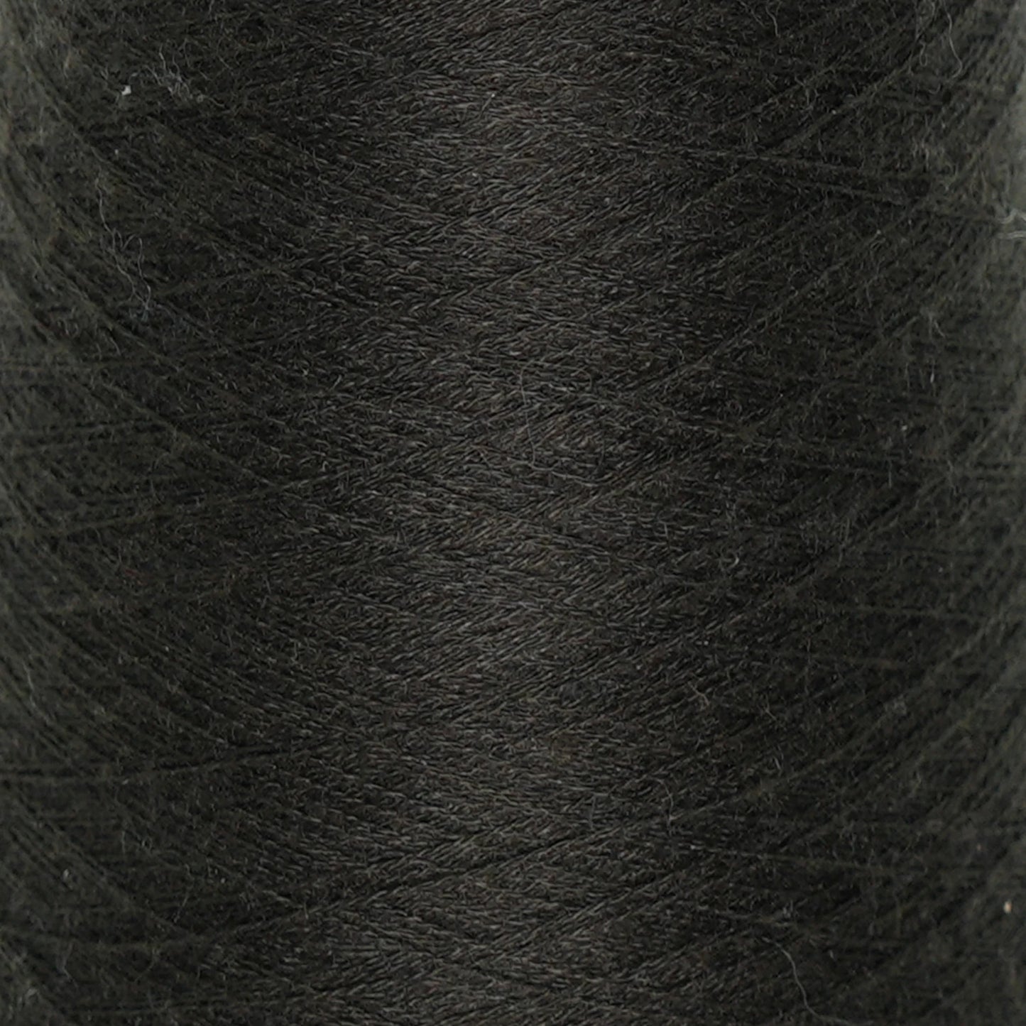 CARIAGGI JAIPUR – 125 g Kone – 70% Kaschmir 30% Seide – Charcoal Black mit tiefem Anthrazit-Unterton