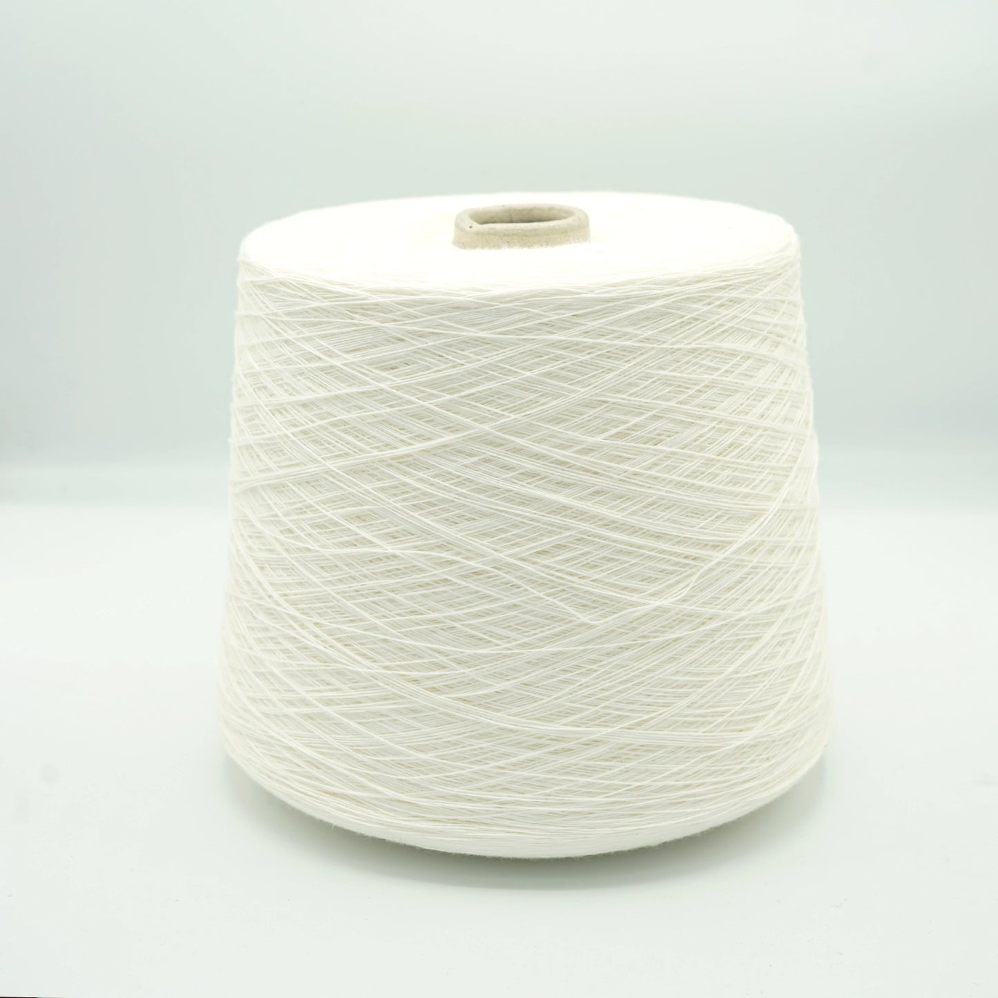NEW MILL - Garn aus 5%WS 25%WV 40% VI 30% PA NM 1/14500