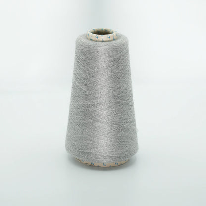 CARIAGGI JAIPUR – 205 g Kone – 70% Kaschmir 30% Seide – Soft Silver Grey mit kühlem Perlmutt-Unterton