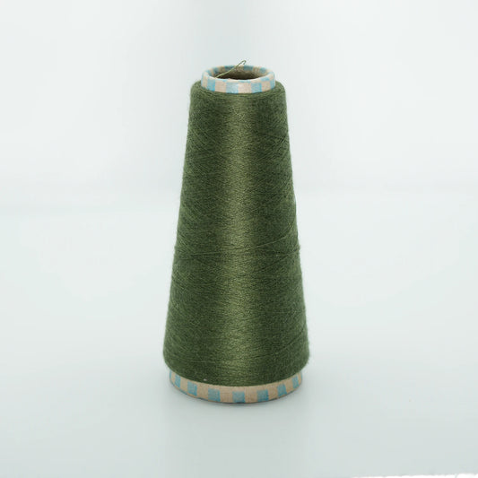 CARIAGGI JAIPUR – 65 g Kone – 70% Kaschmir 30% Seide – Olive Green mit erdigem Moos-Unterton