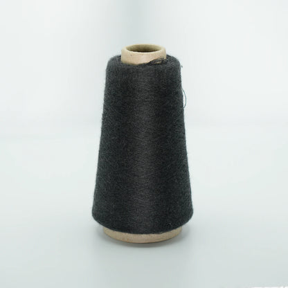 CARIAGGI JAIPUR – 150 g Kone – 70% Kaschmir 30% Seide – Charcoal Grey mit tiefem Graphit-Unterton