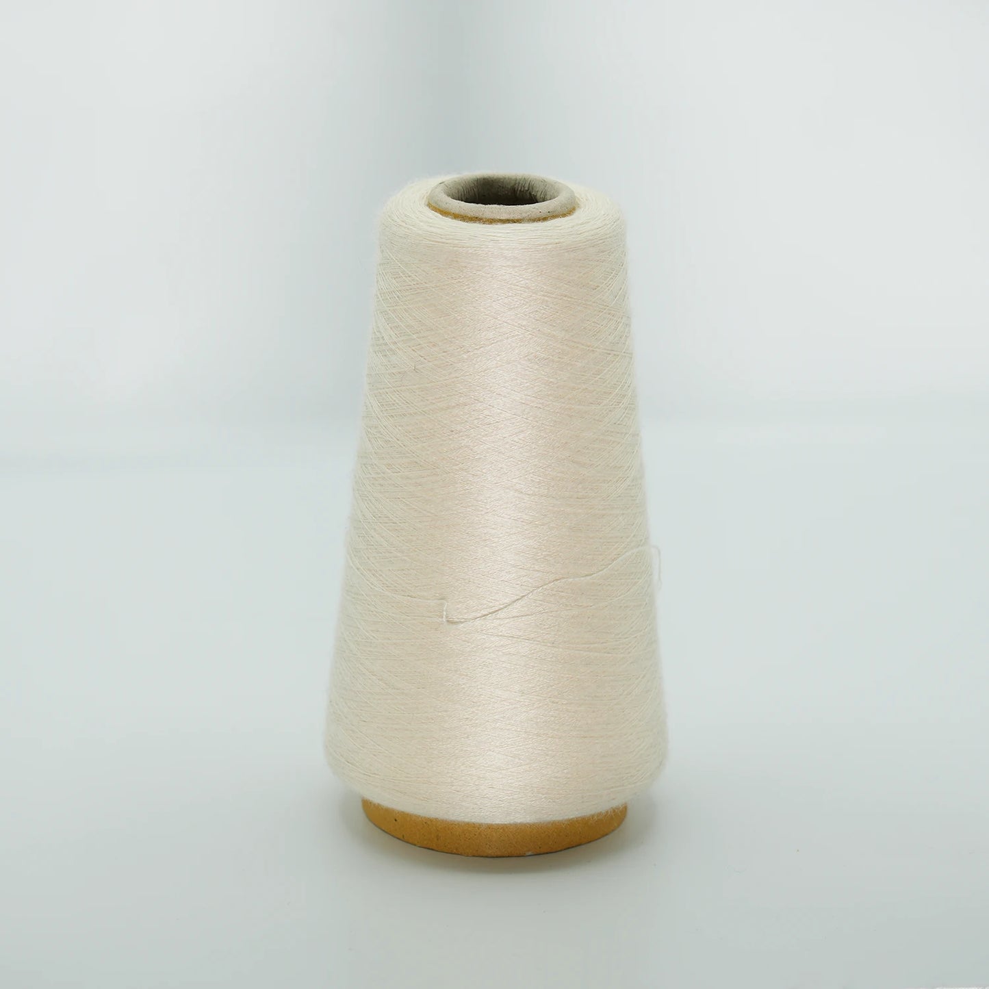CARIAGGI JAIPUR – 180 g Kone – 70% Kaschmir 30% Seide – Ivory White mit cremigem Elfenbein-Unterton