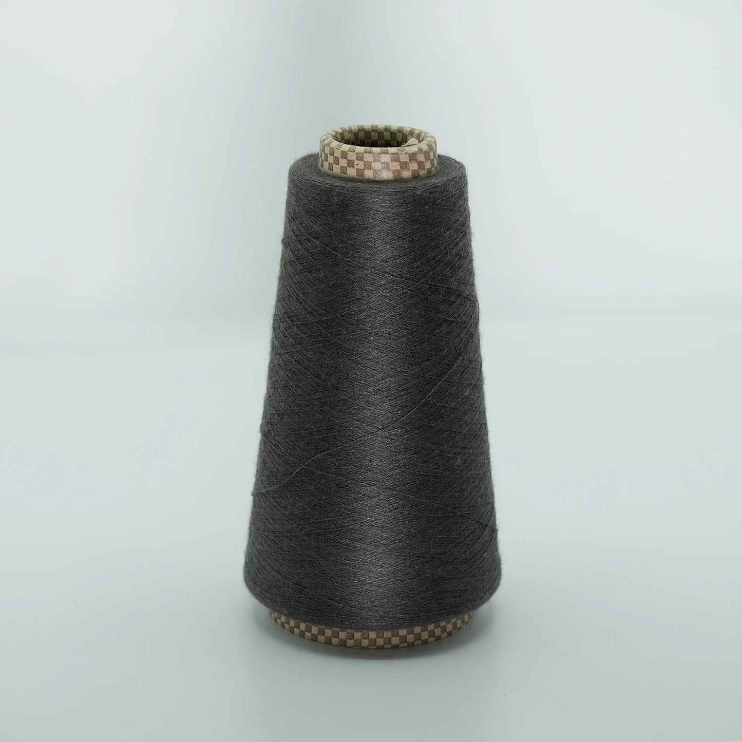 CARIAGGI JAIPUR – 145 g Kone – 70% Kaschmir 30% Seide – Graphite Grey mit dunklem Kohle-Unterton
