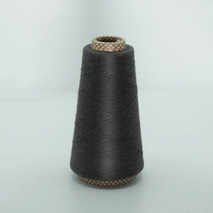 CARIAGGI JAIPUR – 145 g Kone – 70% Kaschmir 30% Seide – Graphite Grey mit dunklem Kohle-Unterton