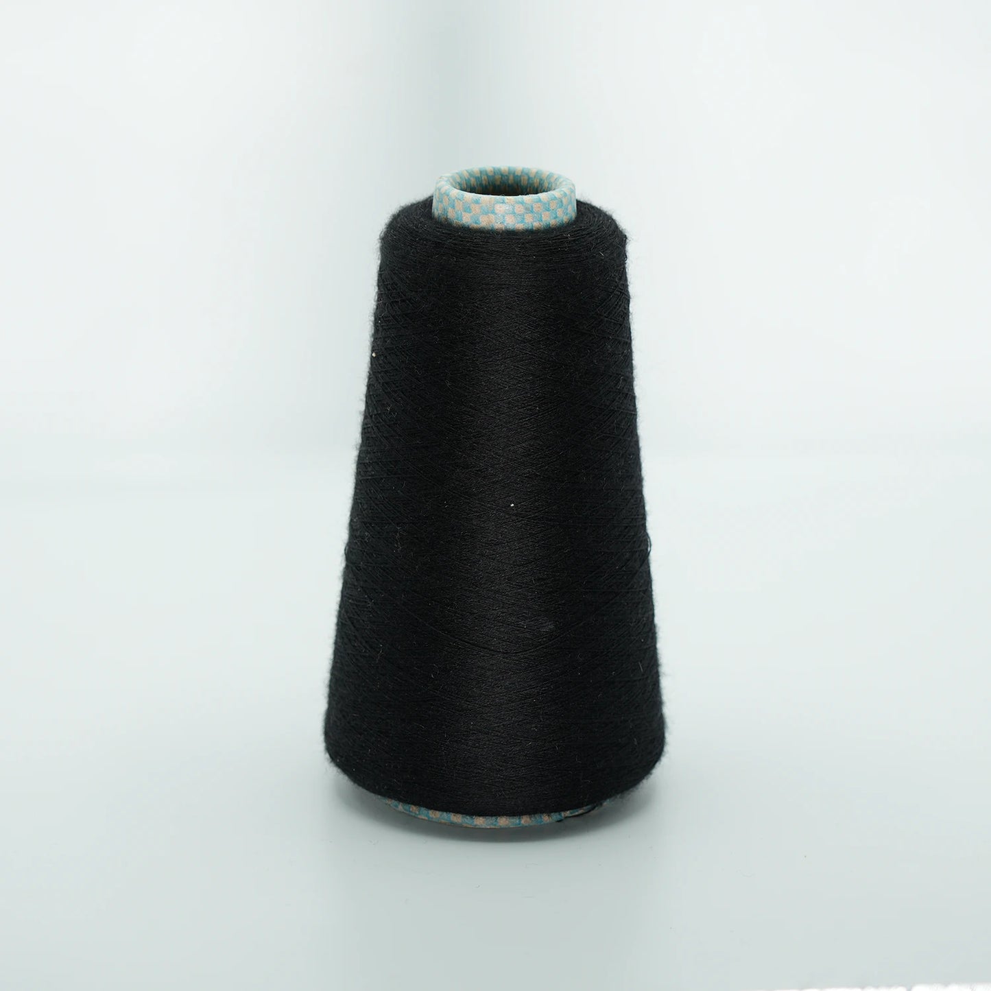 CARIAGGI JAIPUR – 170 g Kone – 70% Kaschmir 30% Seide – Deep Black mit mattem Kohle-Unterton