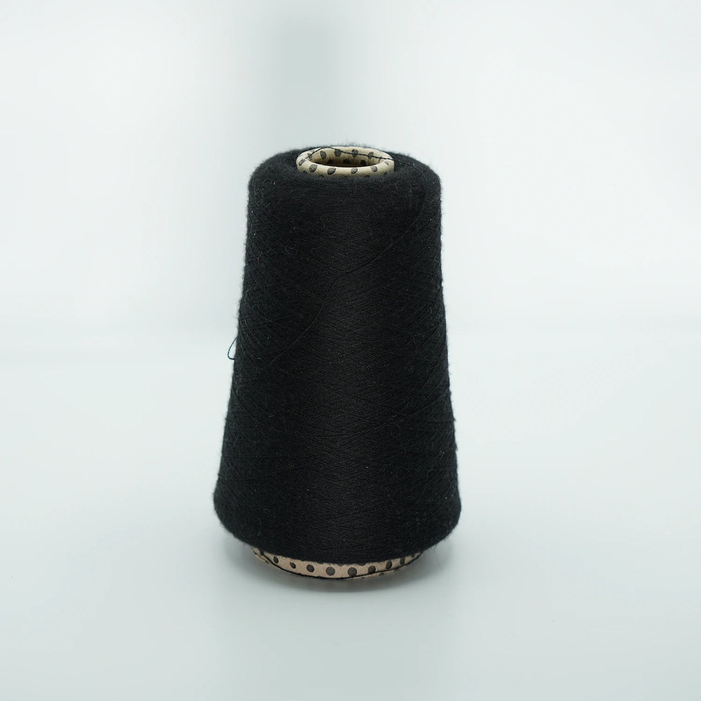 CARIAGGI JAIPUR – 230 g Kone – 70% Kaschmir 30% Seide – Pure Black mit tiefem Schwarz-Ton