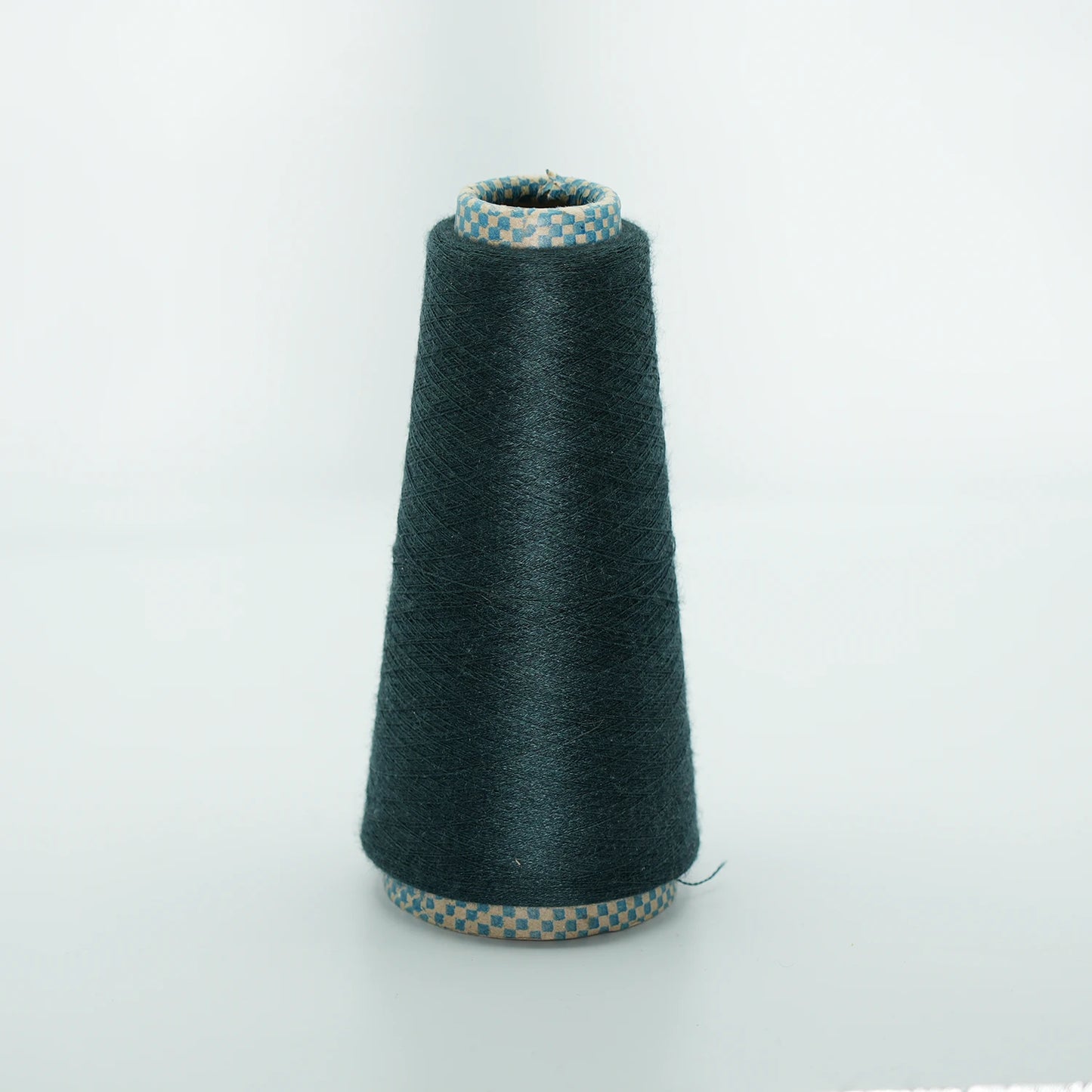 CARIAGGI JAIPUR – 75 g Kone – 70% Kaschmir 30% Seide – Deep Forest Green mit sattem Tannengrün-Ton